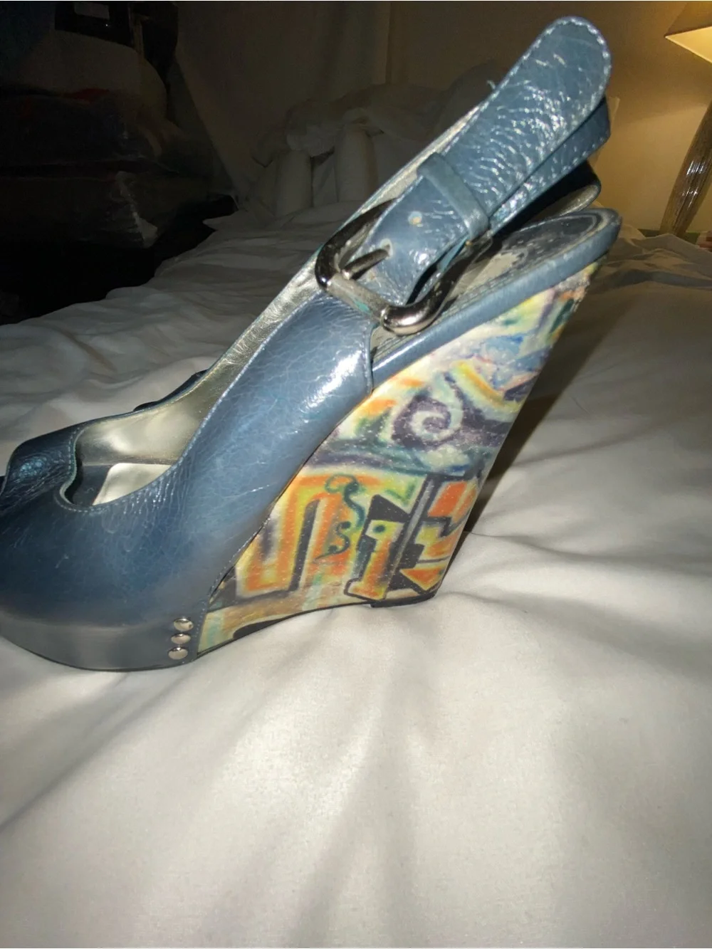 Zinc Leather Peep-Toe Wedge Sandals in Navy size 9